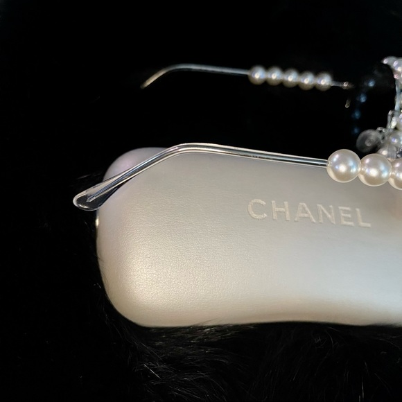 Chanel Vintage Runway Pearls Spring Summer 1994 Sunglasses Made In Italy - Picture 8 of 16